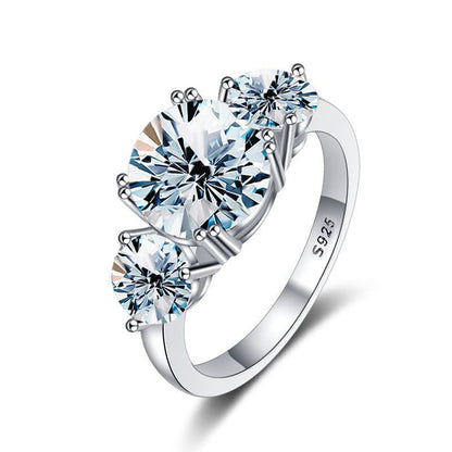 💍 Damenring mit Moissanit & Drei-Steine-Design – Elegant und Zeitlos