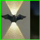 Einzigartige, wasserdichte LED-Wandleuchte in Form eines Schmetterlings und einer Fledermaus mit Solarantrieb